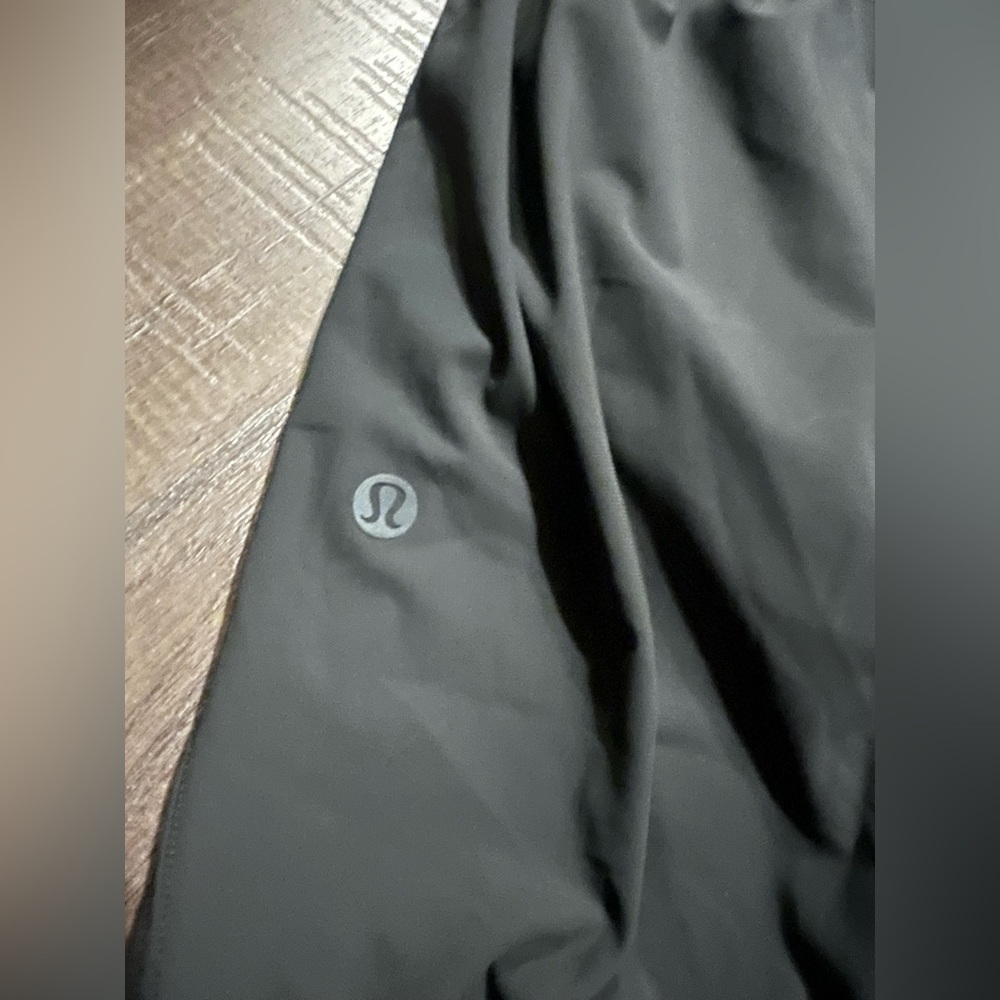 Lululemon jogger with zipper ankle and inside tie waist - Picture 5 of 7